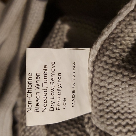 Emery Rose Heart Sweater/ NWOT/ Grey/ White/Gift/ Valentines Day/ Christmas - Picture 8 of 8